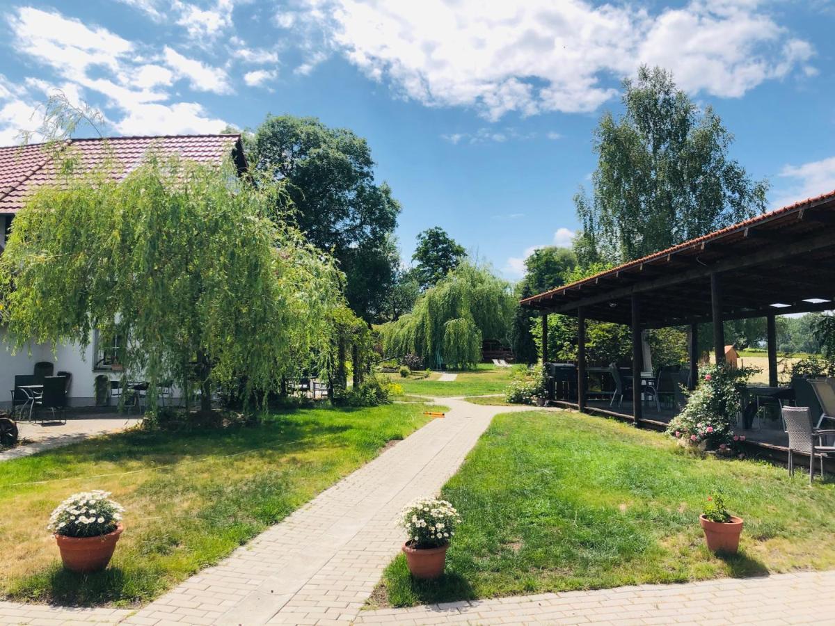 Hotel Weisse Muehle Breitenworbis Bagian luar foto