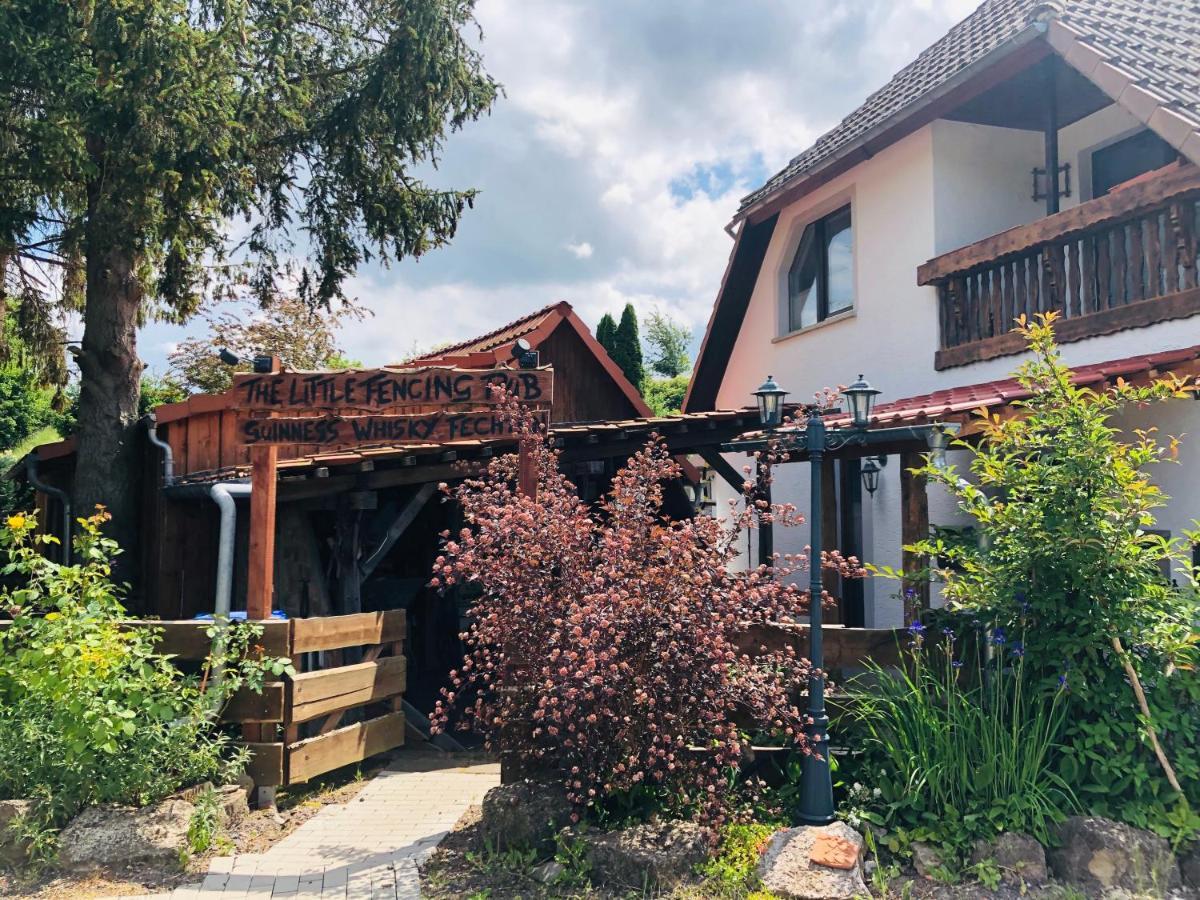 Hotel Weisse Muehle Breitenworbis Bagian luar foto