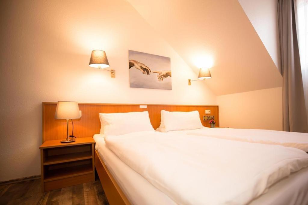 Hotel Weisse Muehle Breitenworbis Bagian luar foto